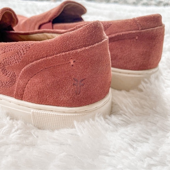 Frye | Slip on Ivy Primrose Sneaker in size 7 - Picture 6 of 12